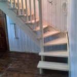 Ищете деревянную лестницу в дом,  коттедж,  на дачу? Любая форма и размер.