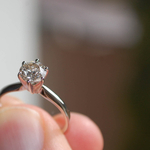 Кольцо с бриллиантом в 1 карат