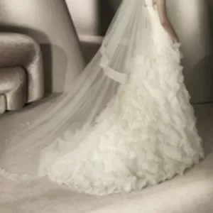 Продам  шикарное свадебное платье р-р 42-44