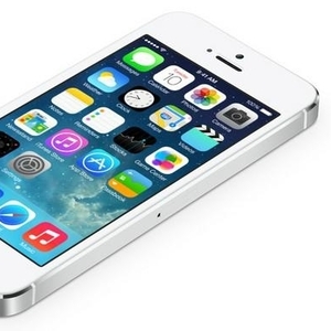 Apple iPhone 5S 64Gb чёрный,  белый,  золотой цвета 
