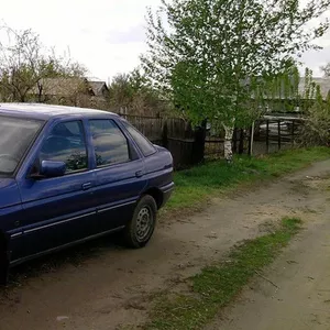 Ford Escort 1992 год 1.6 бензин. По запчастям.