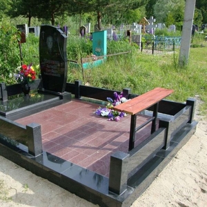 Благоустройство могил, установка памятника Заславль