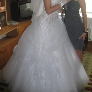 Очень красивое пышное свадебное платье!