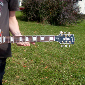 Реплика Gibson Les Paul Custom