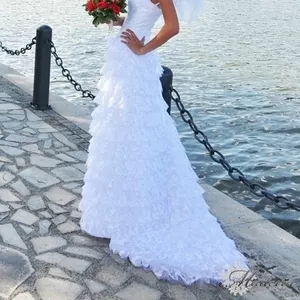 Свадебное платье на стройную девушку