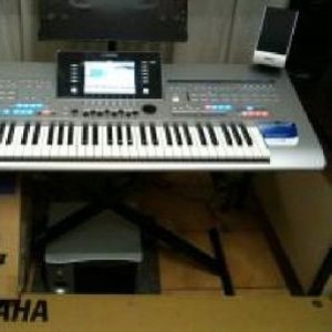 Yamaha Tyros4 61-клавишная клавиатура