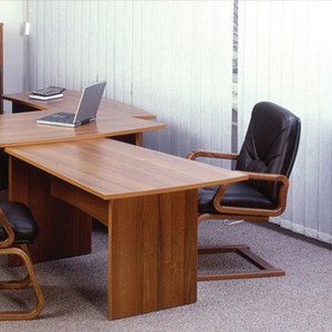 Столы для офисов и дома
