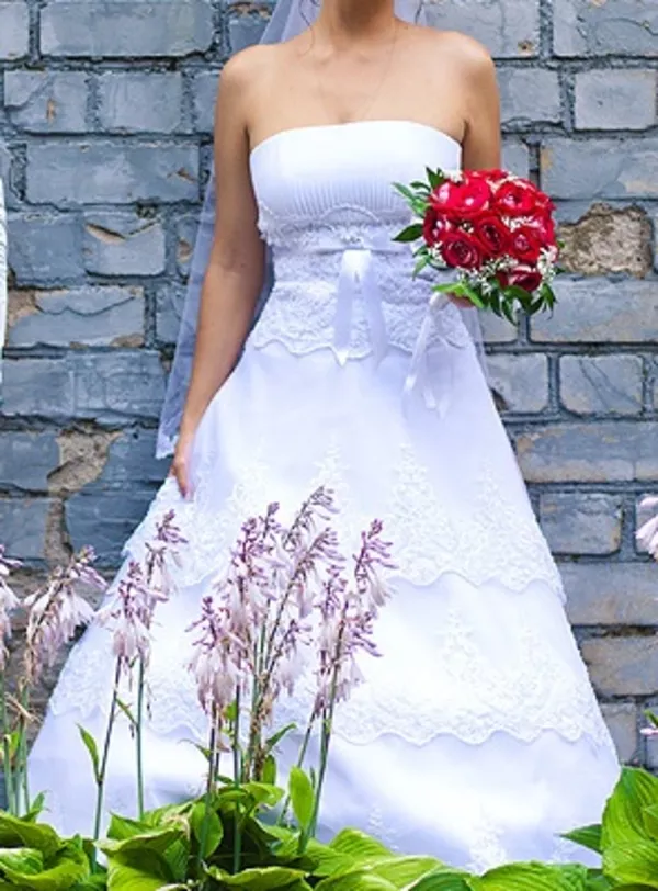 Продам Великолепное свадебное платье с шитьем! 200$ 6