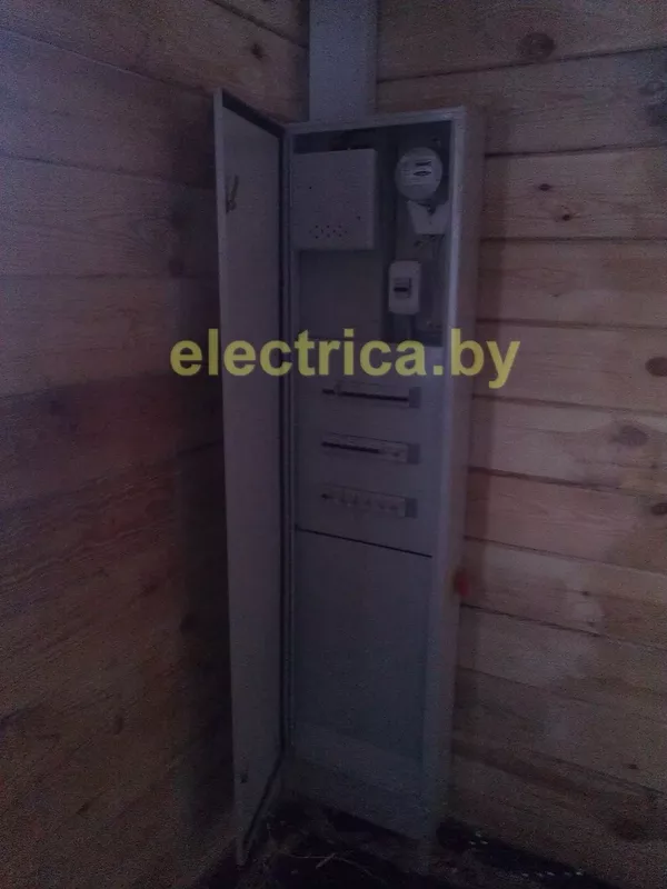 Безопасная электрика в деревянном доме