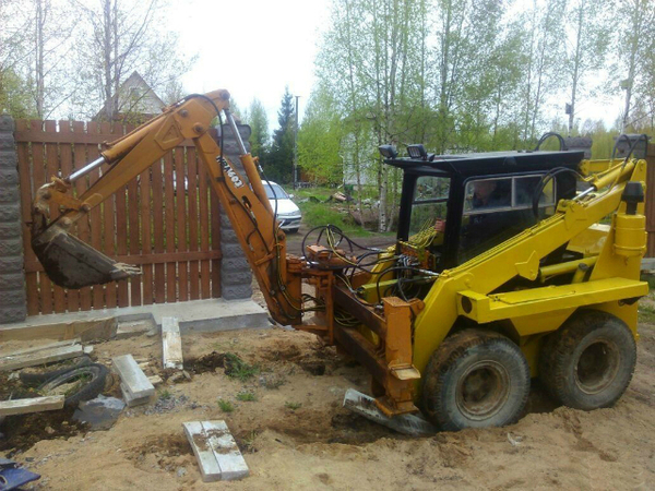 Мини экскаватор в Воложине. Планировка участка,  копка ям,  траншей 2