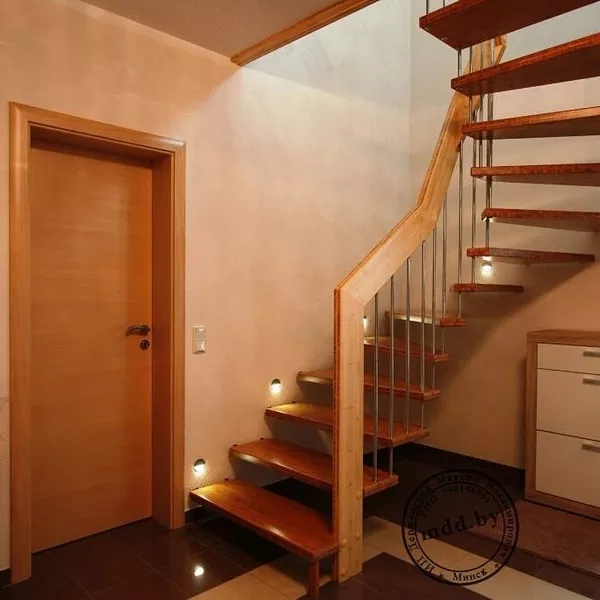 Деревянные лестницы в дом или на дачу по выгодной цене выбирайте у нас 5