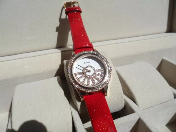 Наручные часы: Dior Women Red