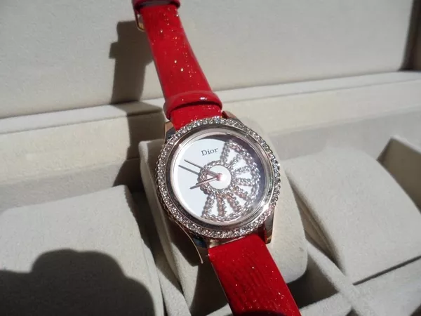 Наручные часы: Dior Women Red 3