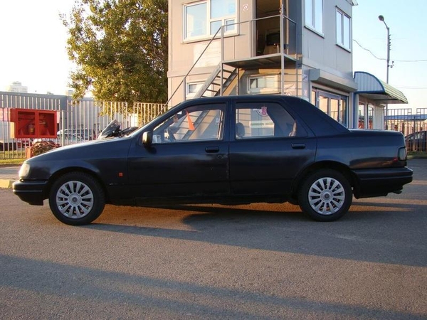 Автомобиль Ford Sierra 1.8 5