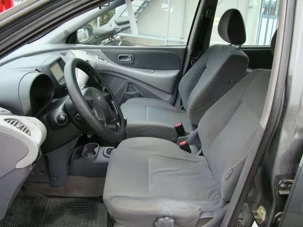 Nissan Almera Tino 2.2 dCi 9