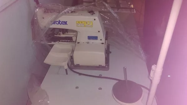 Пуговичная машина Protex TY-373 со столом состояние новой 8029-651-13-14 2