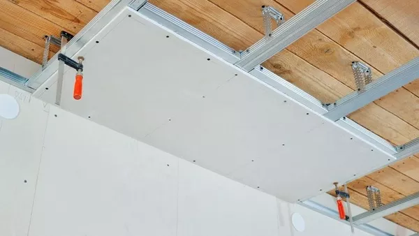 Облицовка стен,  монтаж потолка и перегородок из гипсокартона