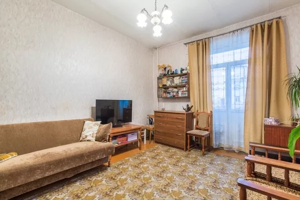 3-комнатная квартира в солидном сталинском доме на Долгобродской 11 3