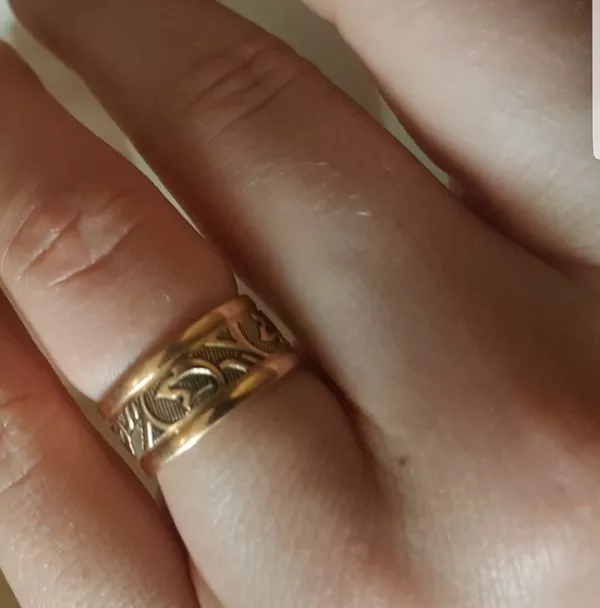 Шикарное золотое кольцо
