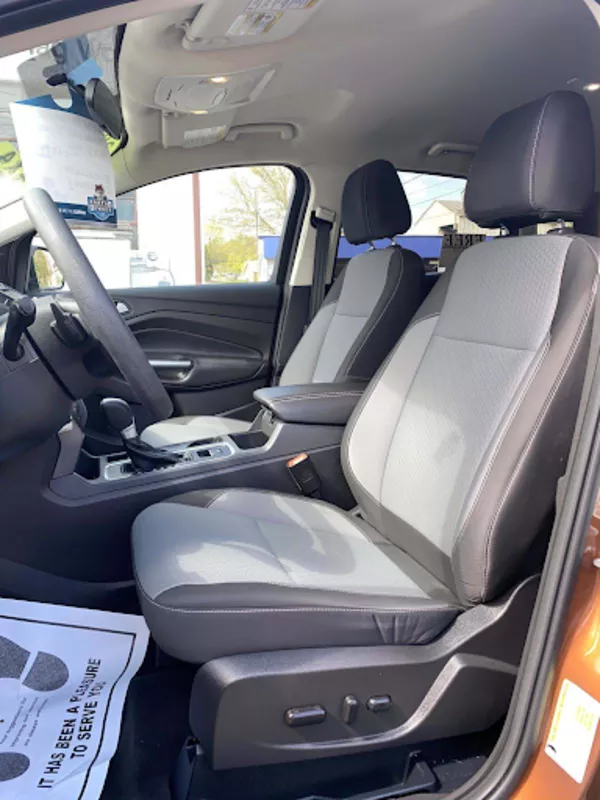 Ford,  Escape 4D SUV 1.5L SE,  2017 9