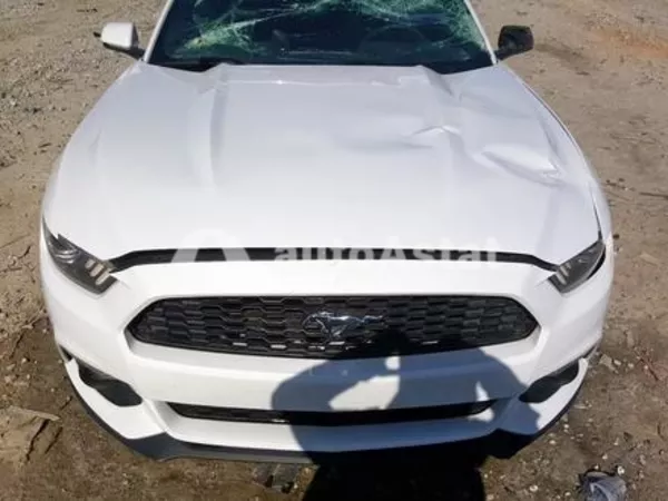 Ford Mustang белый 2017 7