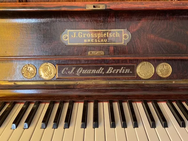  Эксклюзивное старинное пианино 1865