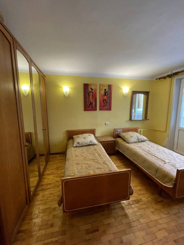 Квартиры посуточно для жителей и гостей города. ул.Шамановского 35 4