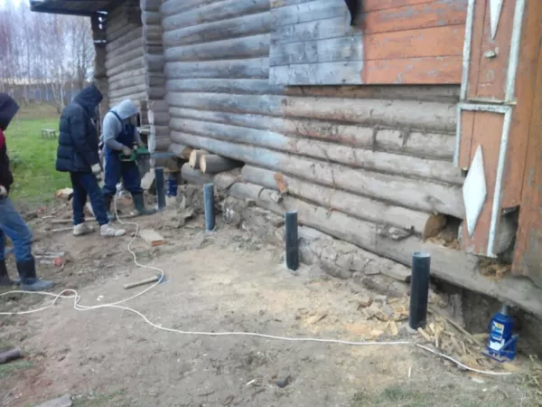 Замена фундамента под деревянные и каркасные дома,  ремонт старых домов 3