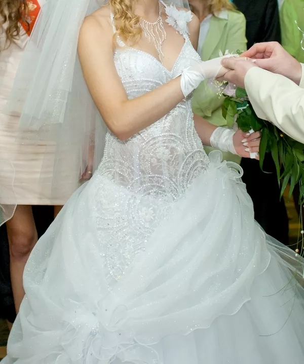 Очень красивое пышное свадебное платье! 5