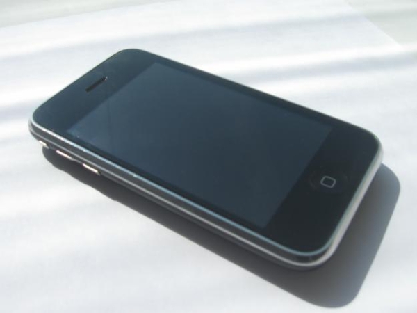 Продам iPhone 3G 8Gb Black,  идеальное состояние,  комплект.