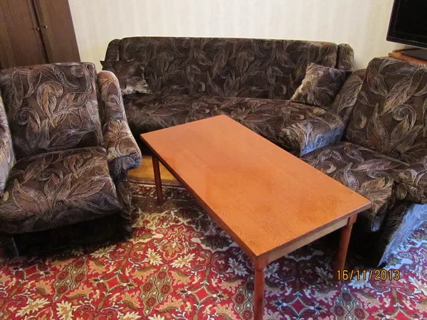 Продам мебель в комплекте: диван,  два кресла, столик и тумбочка под TV 3