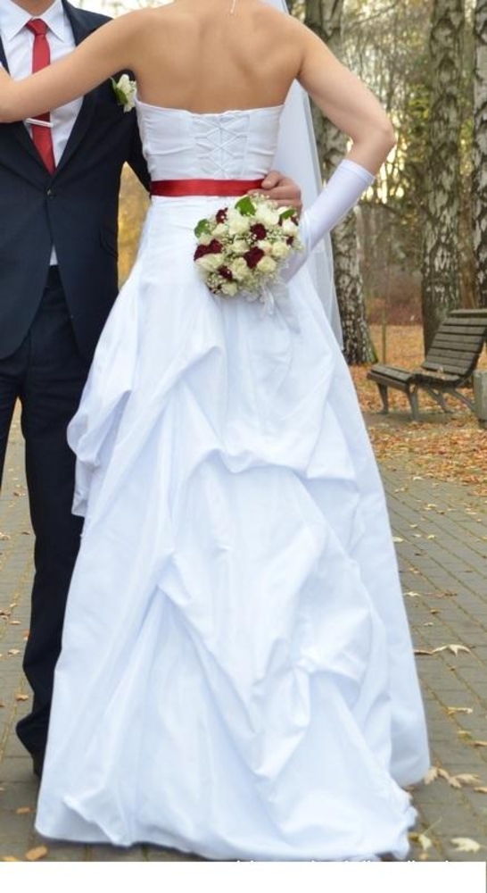 Белое свадебное платье 2