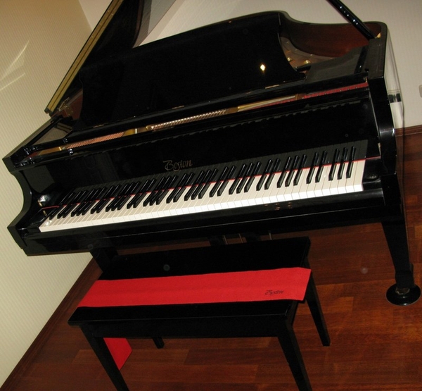 Продаётся рояль Boston GP-163 PE кабинетный,  чёрный