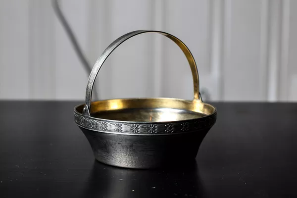 Вазочка-корзинка из серебра 925 пробы с позолотой