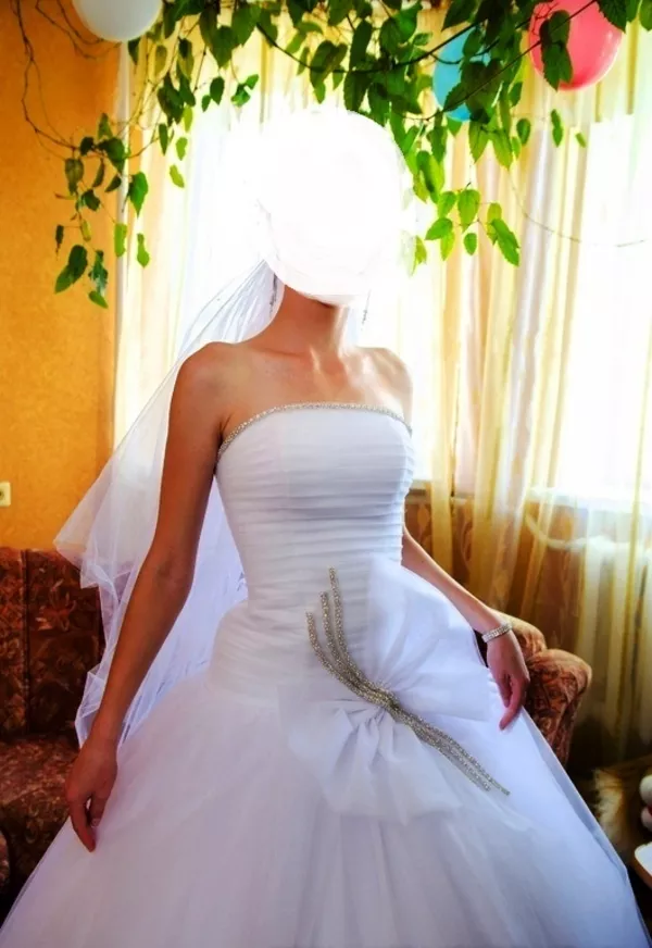 Роскошное свадебное платье  4