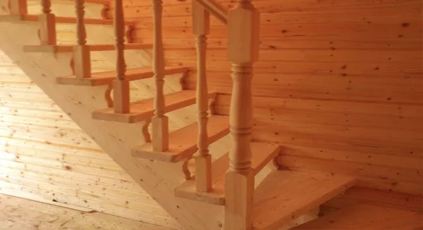 Изготовление деревянных лестниц под заказ в Минске и Беларуси 5