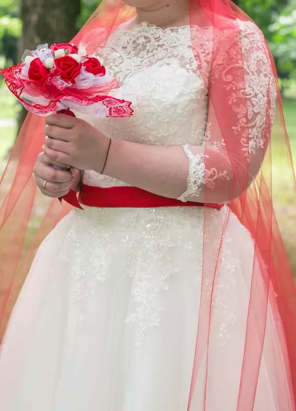 Шикарное платье цвета айвори для счастливой невесты 2