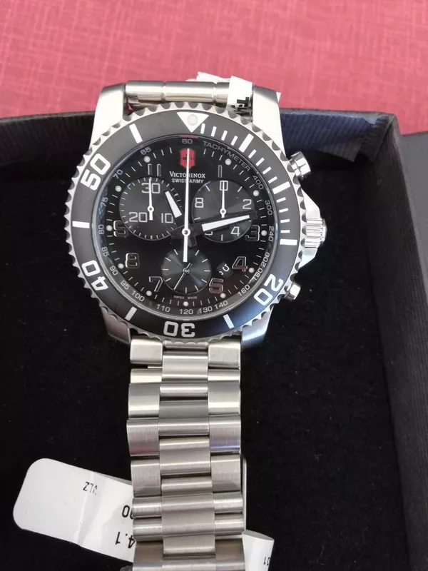 Продам швейцарские часы VICTORINOX SWISS ARMI. Оригинал. Новые (коробка,  документы)
